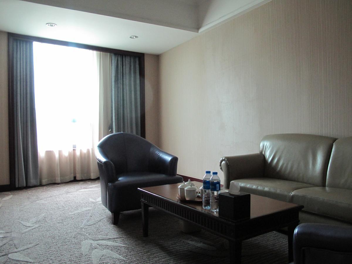 Guangzhou Nanfang Yiyuan Hotel Exterior foto
